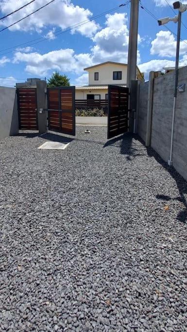 Bois Mapou Self Catering Apartments Unit 204 Rivière Noire Esterno foto